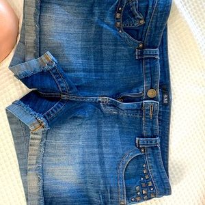 Jean shorts with cute studded pockets